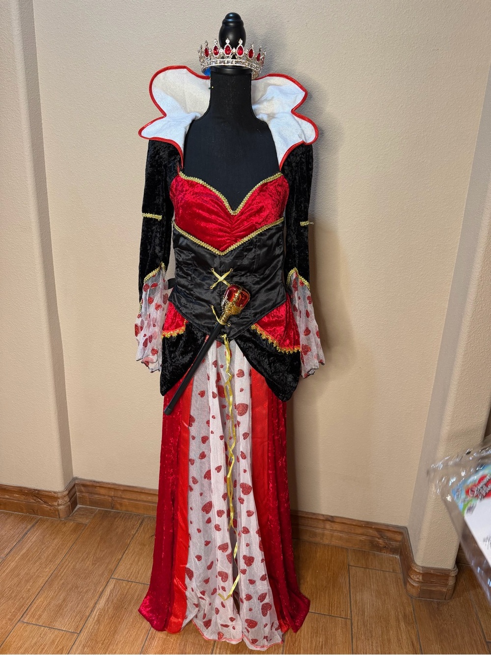 Womens Queen of Hearts Costume - Royal Dress, with scepter and AMAZING CROWN